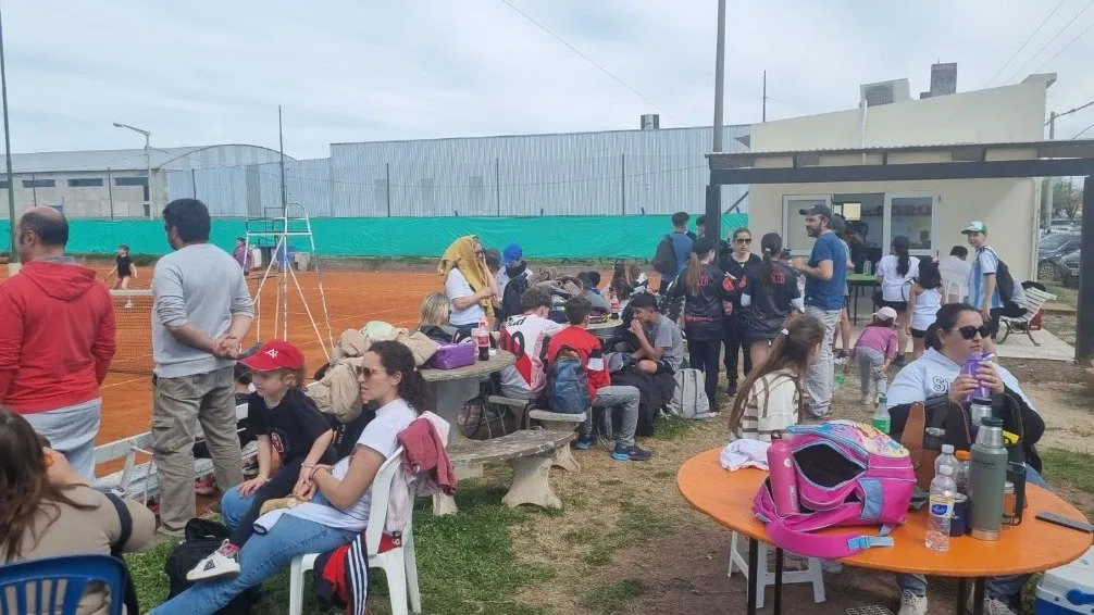 Un día volvió el tenis a Independiente